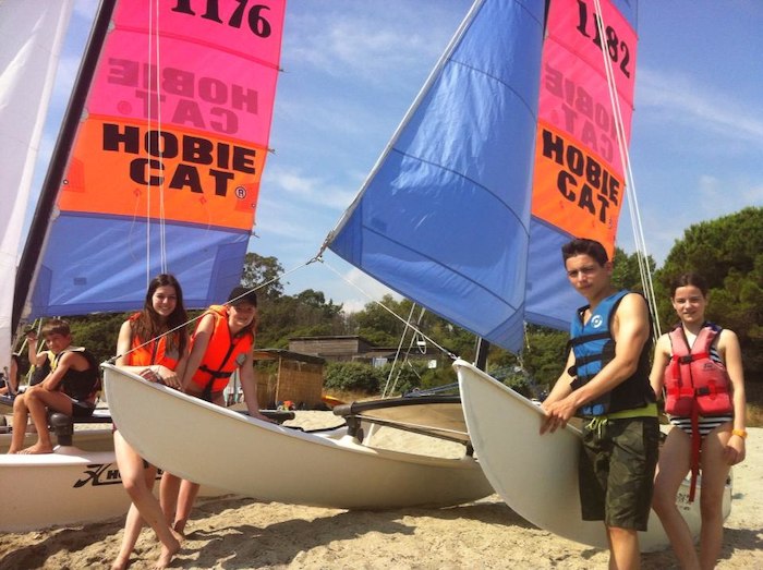 Catamaran lors d'une colonie de vacances Corse