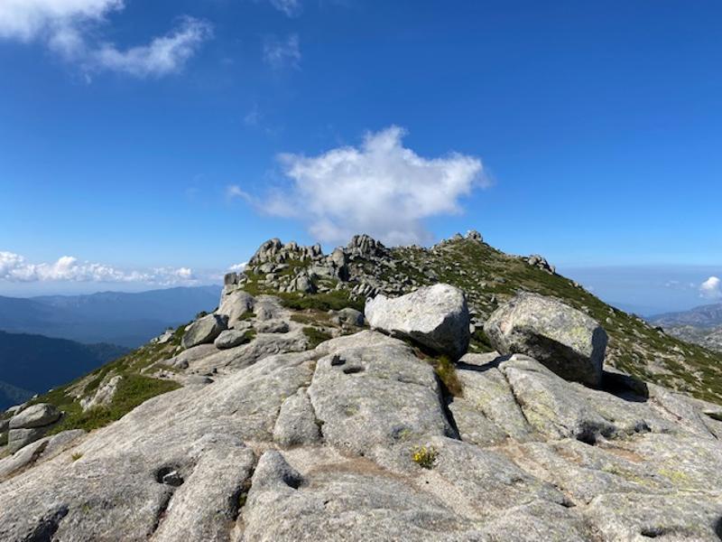 aventure en montagne lors d'une colo escalade