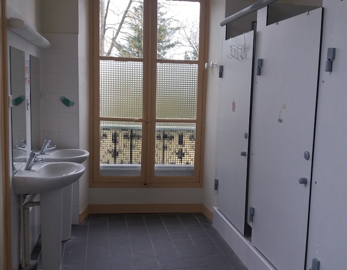 Salle de bain du centre de colonies de vacances