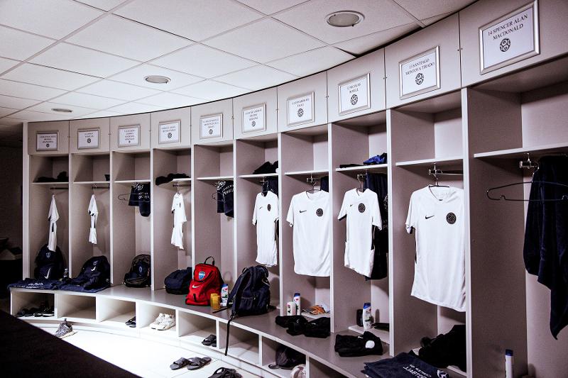 vestiaire du club en colonie de vacances football 