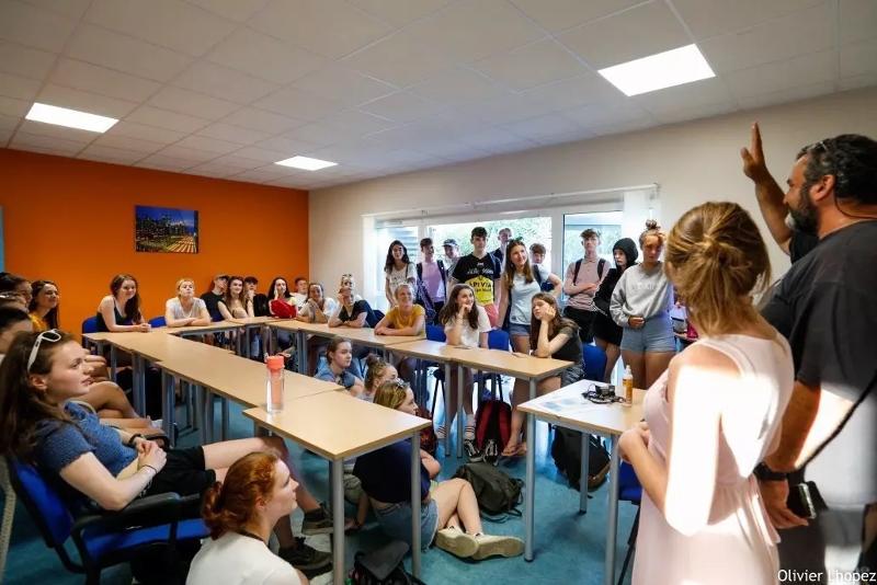 Une classe d'étudiants lors d'un séjour linguistique français