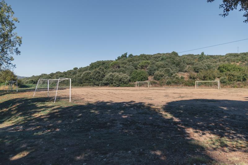 terrain de foot à l'extérieur en colonie de vacances handball