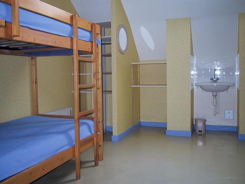UNe chambre double d'une colonie vacances ferme