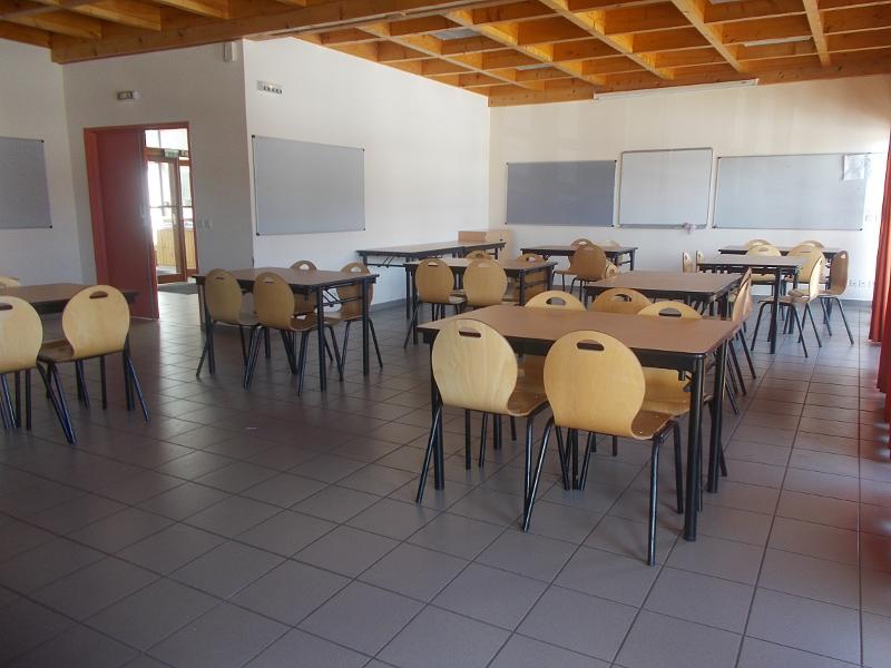 La salle à manger d'une colonie vacances ferme