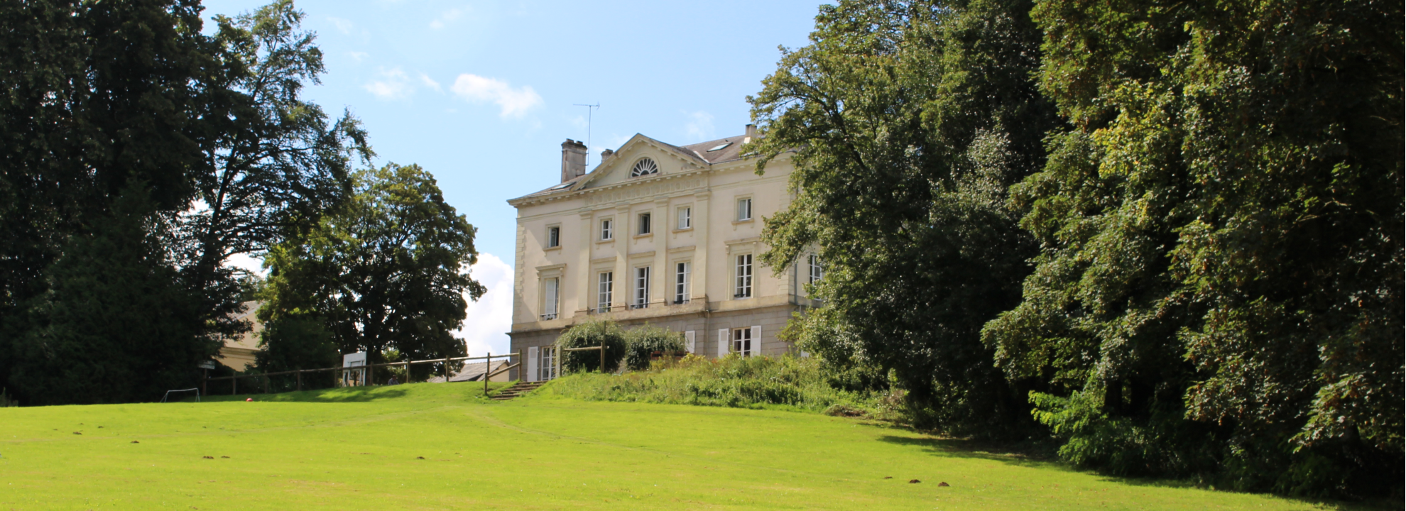 vue du chateau beaumont de la colonie de vacances ille-et-vilaine