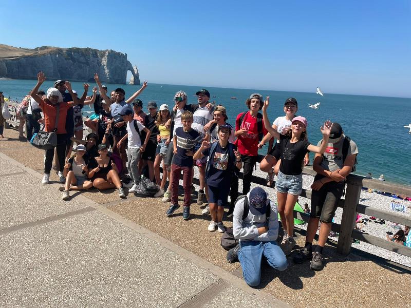 Groupe devant la falise d'Etretat