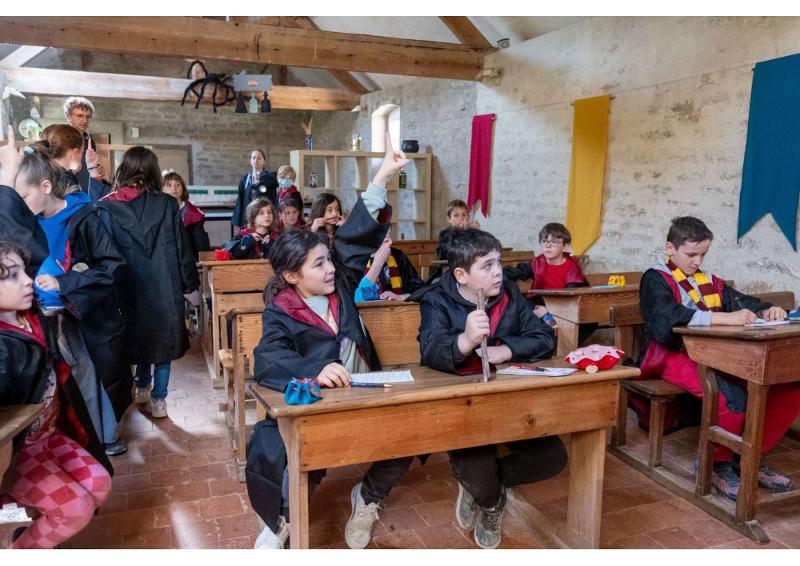 cours de sorcellerie pour les élèves en colonie sorcier