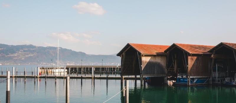 cabanes en bois sur le lac de Constance lors d'un séjour linguistique allemand