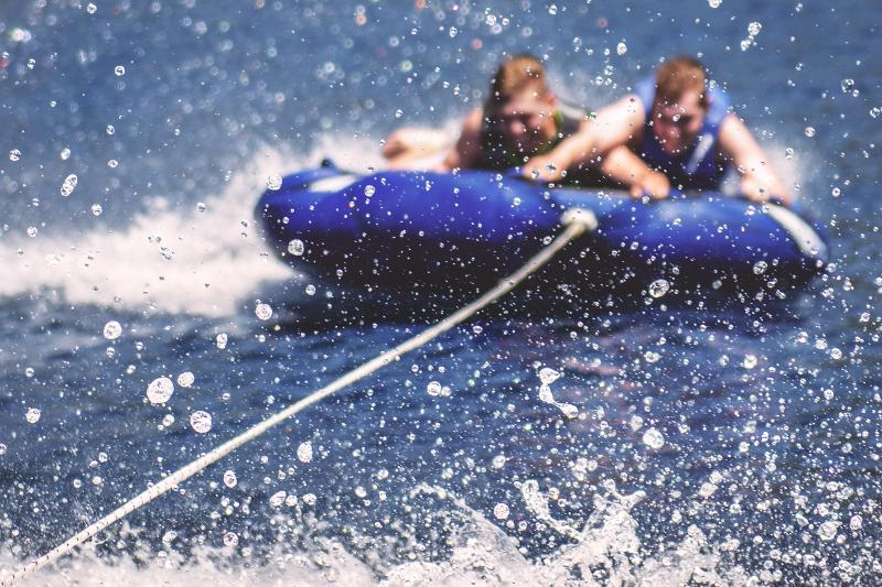 activité bouée gonflable sur le lac de Constance lors d'un séjour linguistique allemand