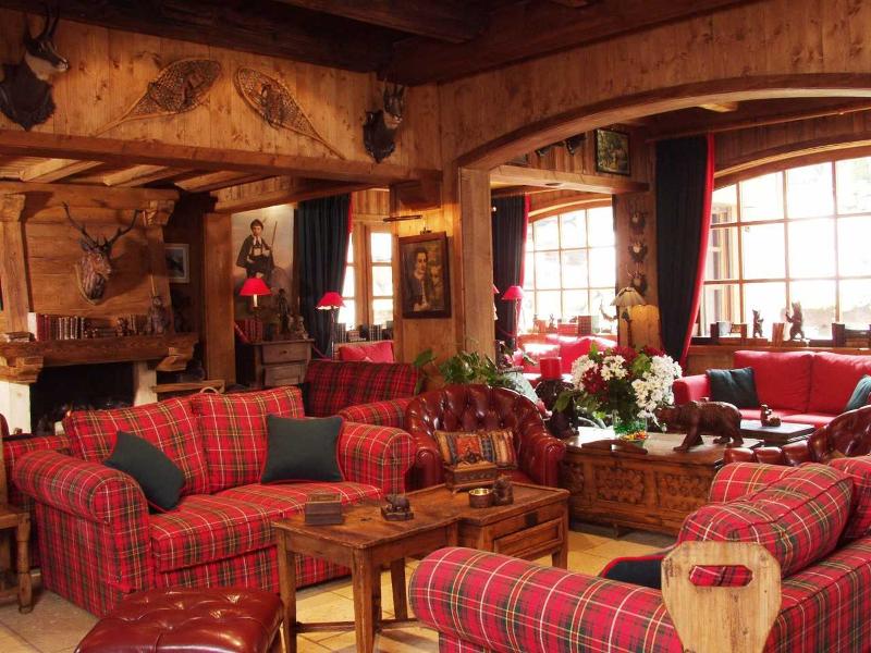 salon d'une auberge où les jeunes seront logés en colo