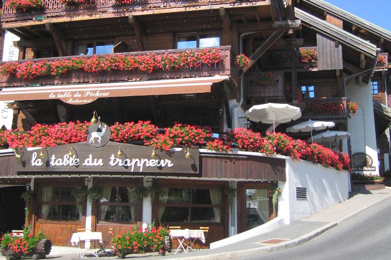 restaurant dans un chalet lors d'une colo