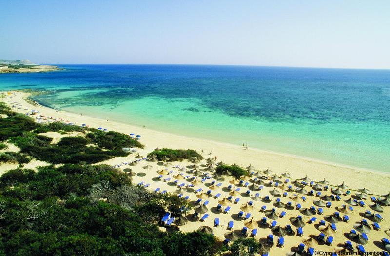 plage vue de haut en séjour linguistique chypre