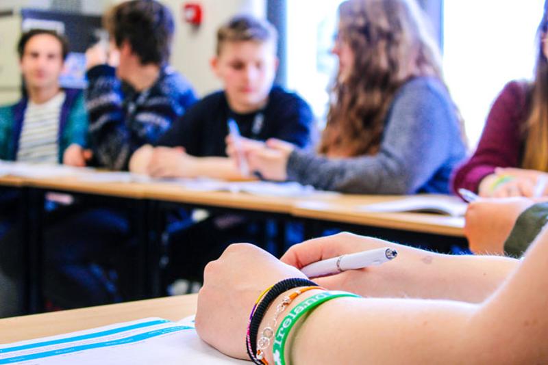 une salle de classe pleine lors d’un séjour linguistique Irlande pas cher 