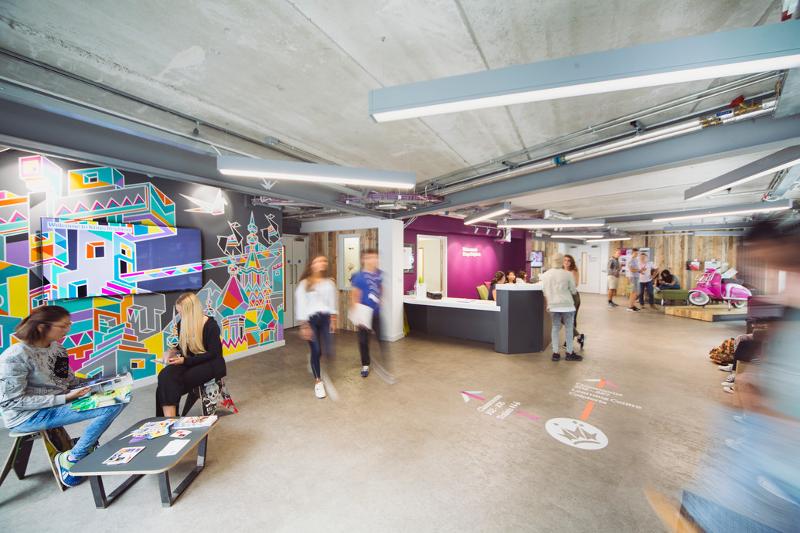 hall d'entrée d'un centre de séjour linguistique anglais
