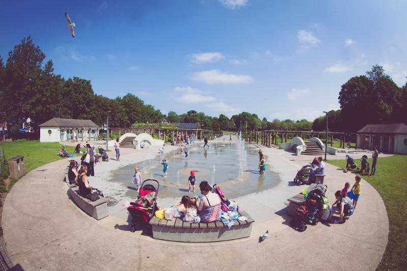 Une piscine d'un séjour linguistique anglais