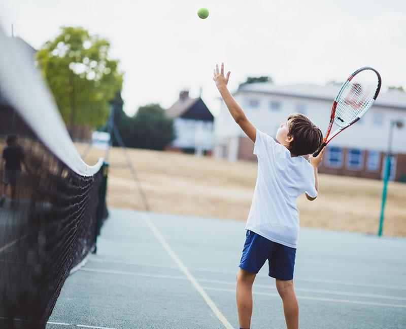 Un enfant jouant lors d'un séjour linguistique anglais