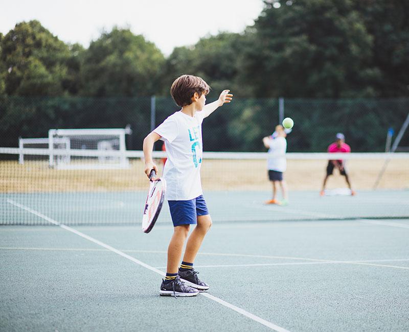 un cours de tennis lors d'un voyage de langue Angleterre