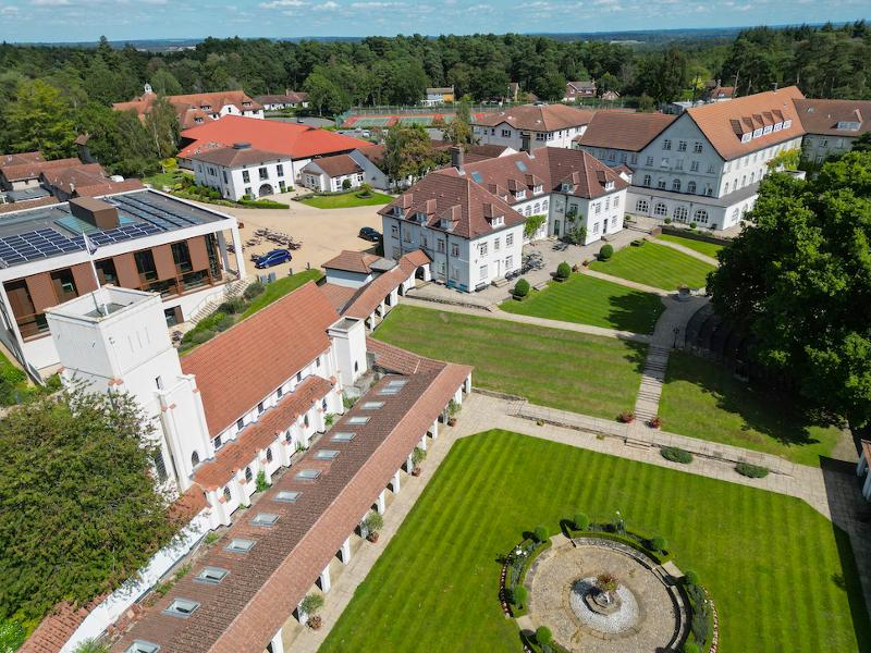 le jardin d’un campus d’un séjour linguistique février  