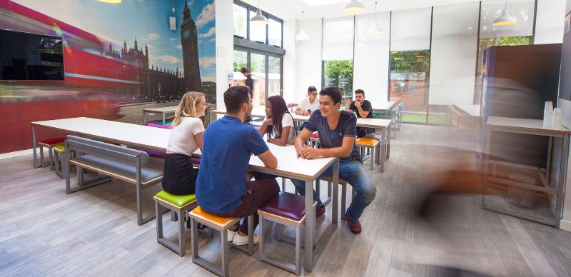 Salle à manger d'un séjour linguistique anglais