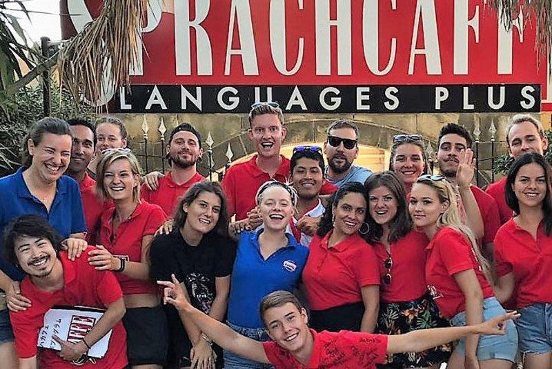 Photo des animateurs d'un stage linguistique Malte
