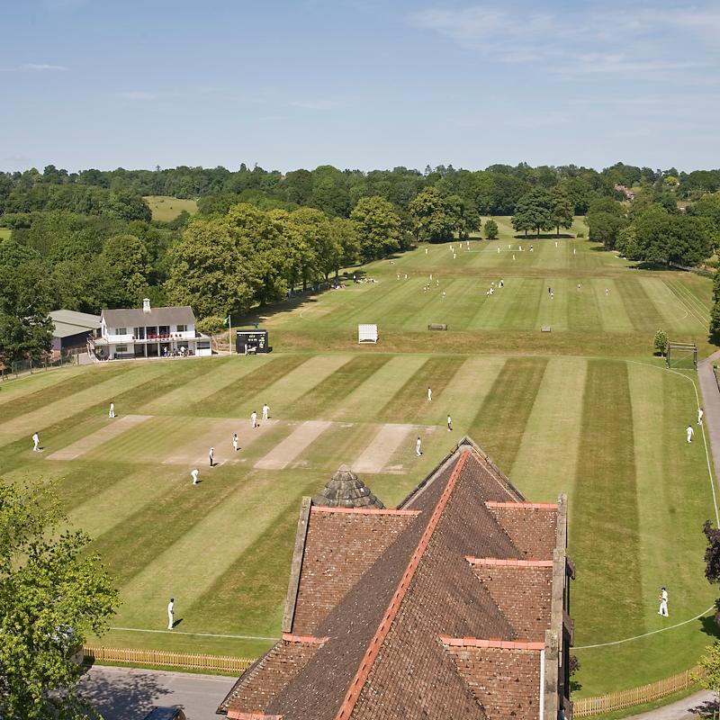 court de cricket du domaine d'un séjour linguistique angleterre ado