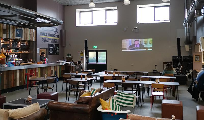 café de l'école d'un séjour linguistique angleterre ado