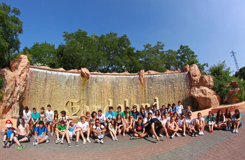 photo de groupe prise à Gardaland, un parc aquatique, au cours du séjour linguistique italien