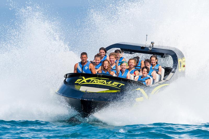 Groupe lors de l'activité extreme Jet du séjour linguistique