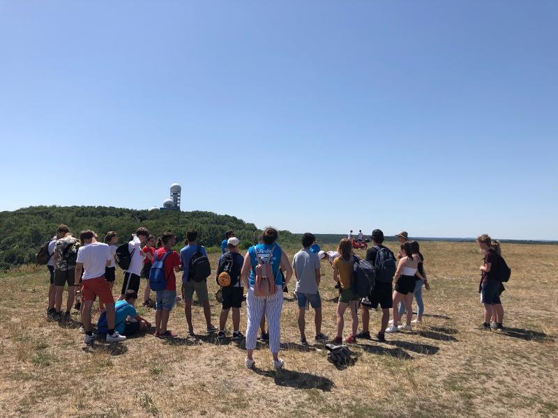 Groupe des jeunes du sejour linguistique allemand au départ de la balde autour de la "montagne du diable"