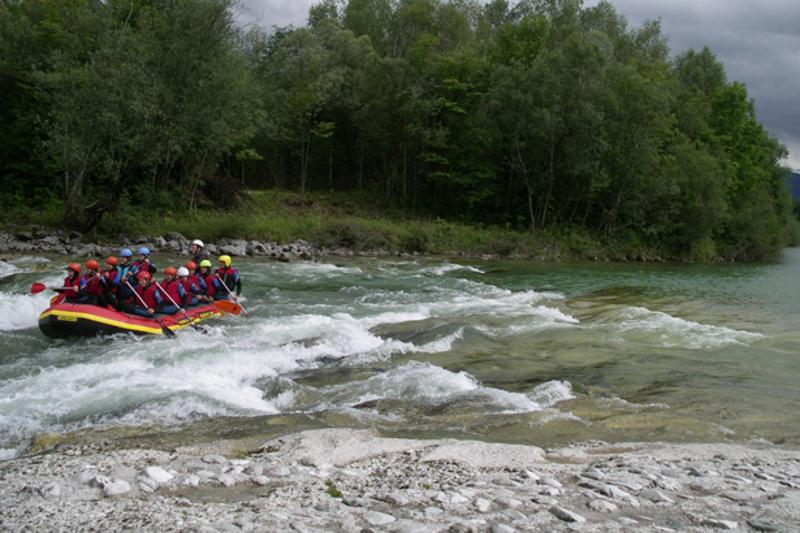 Groupe sur un rafting dans l'eau au cours d'un sejour linguistique allemand 