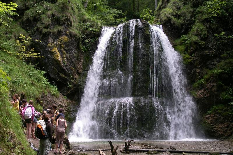 cascade d'eau dans la nature du sejour linguistique allemand