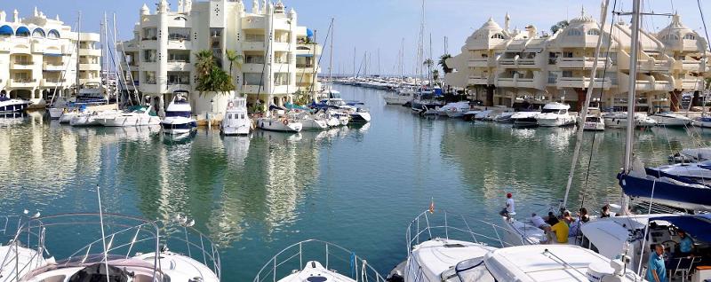 Le port de Benalmadena en vue panoramique