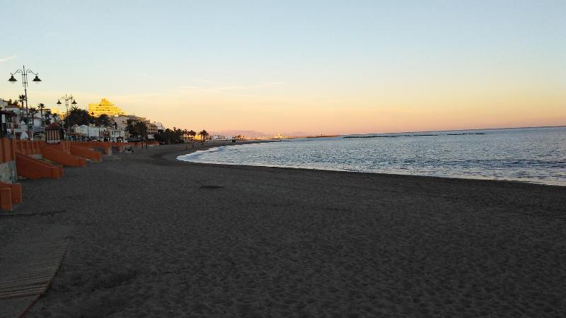 Coucher de soleil sur la plage de Benalmadena pendant le séjour linguistique Espagne