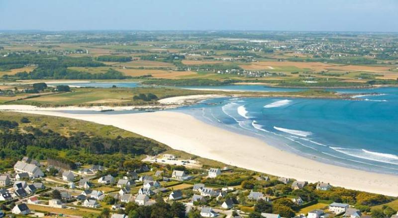 Paysage avec plage et océan