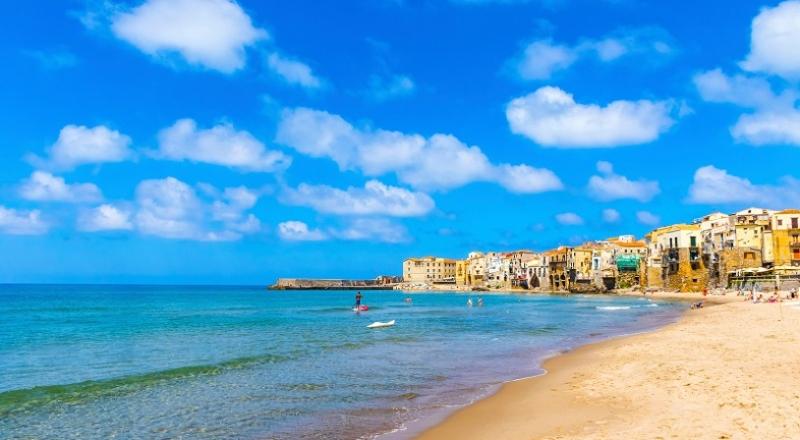  une vue de la plage durant un stage linguistique italien 