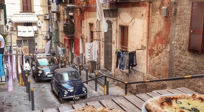 Petite ruelle en voyage linguistique Italie
