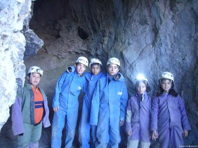 Un groupe de spéléologie pendant une colonie de vacances Hautes Alpes