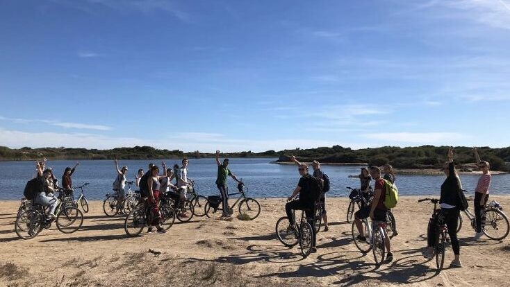 Jeunes qui ont choisi une colonie de vacances mer et vélo pour l'été