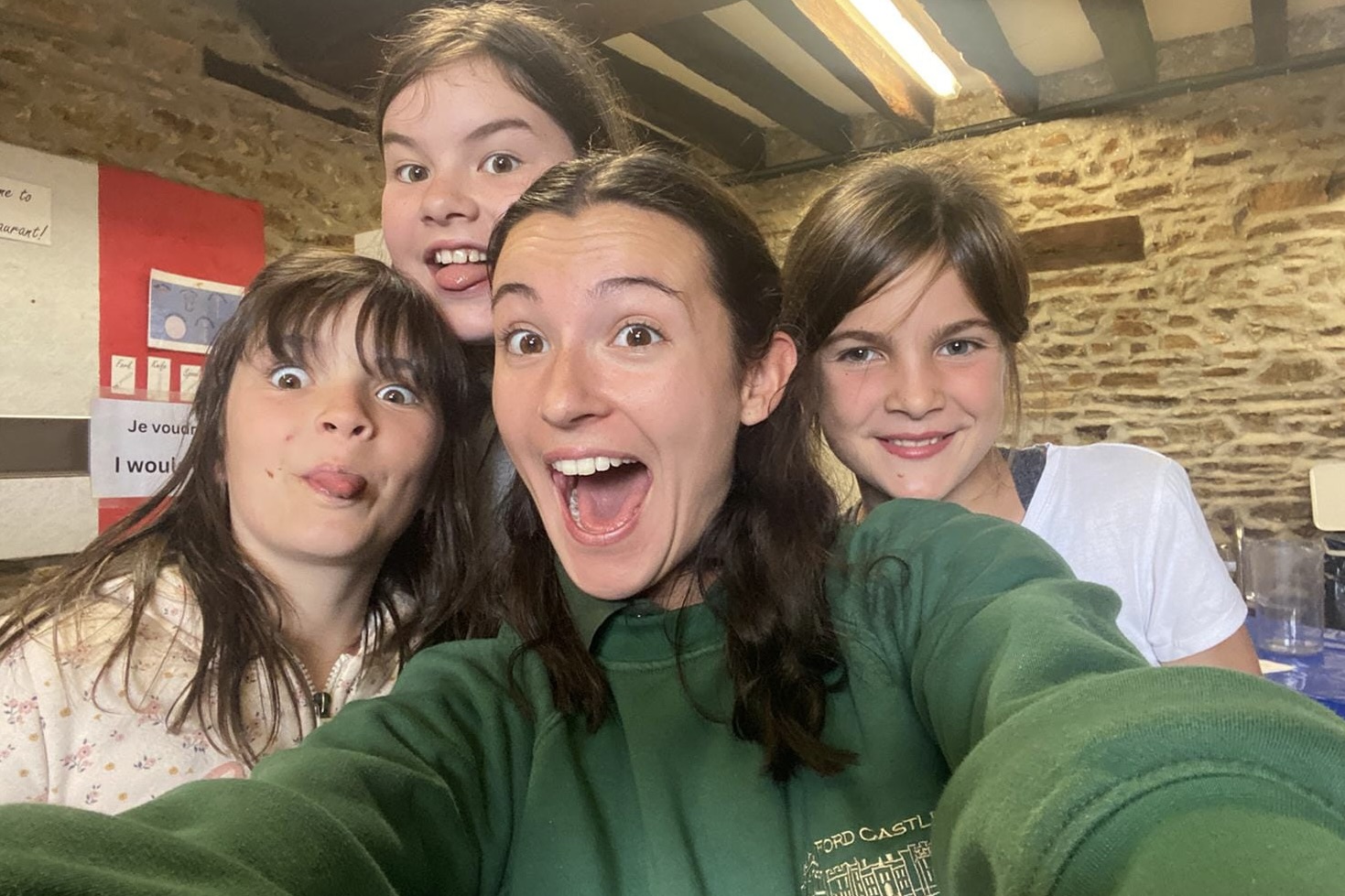 jeunes en séjour linguistique en photo de groupe