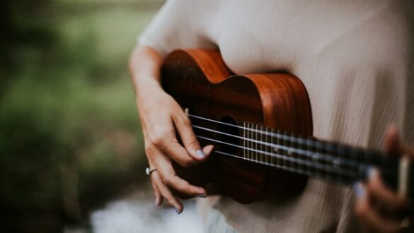 guitare pour une chanson de colonie de vacances