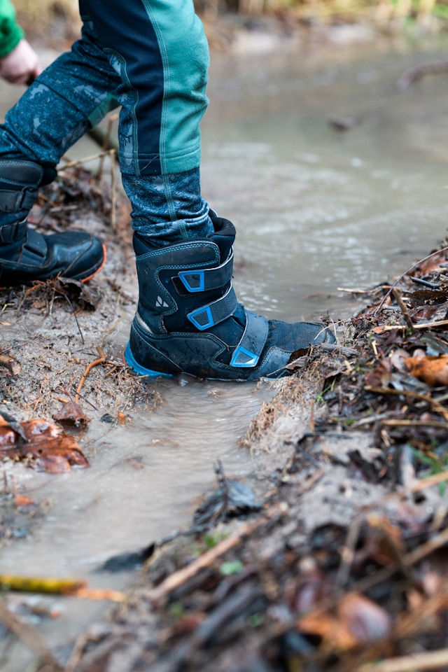 Bottes mouillée en colo